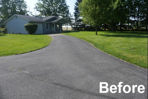 asphalt driveway without sealcoating