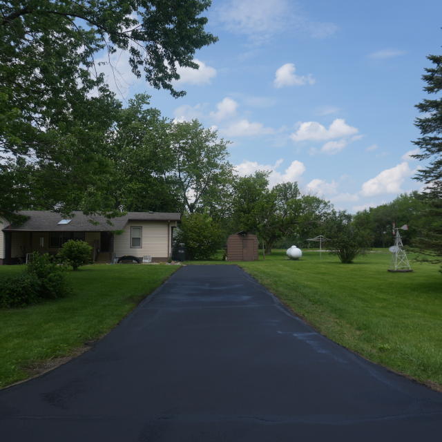 driveway sealcoating